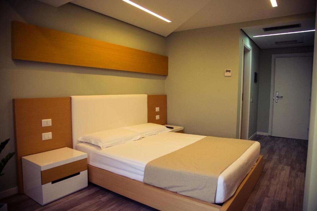 Hotel Bologna Vlore Exterior photo