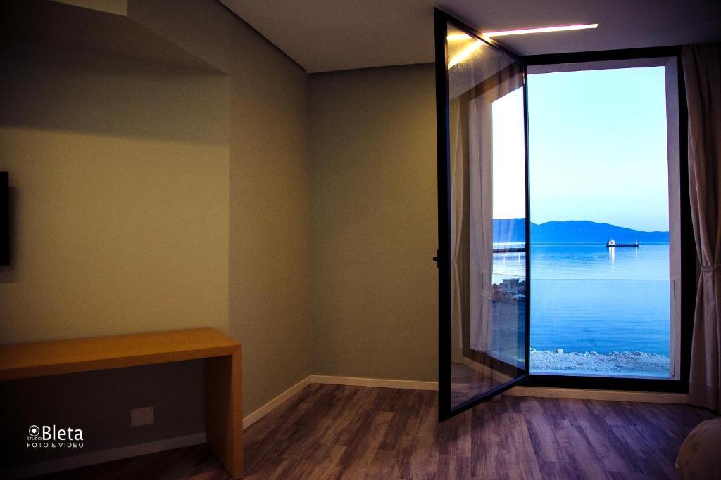 Hotel Bologna Vlore Exterior photo